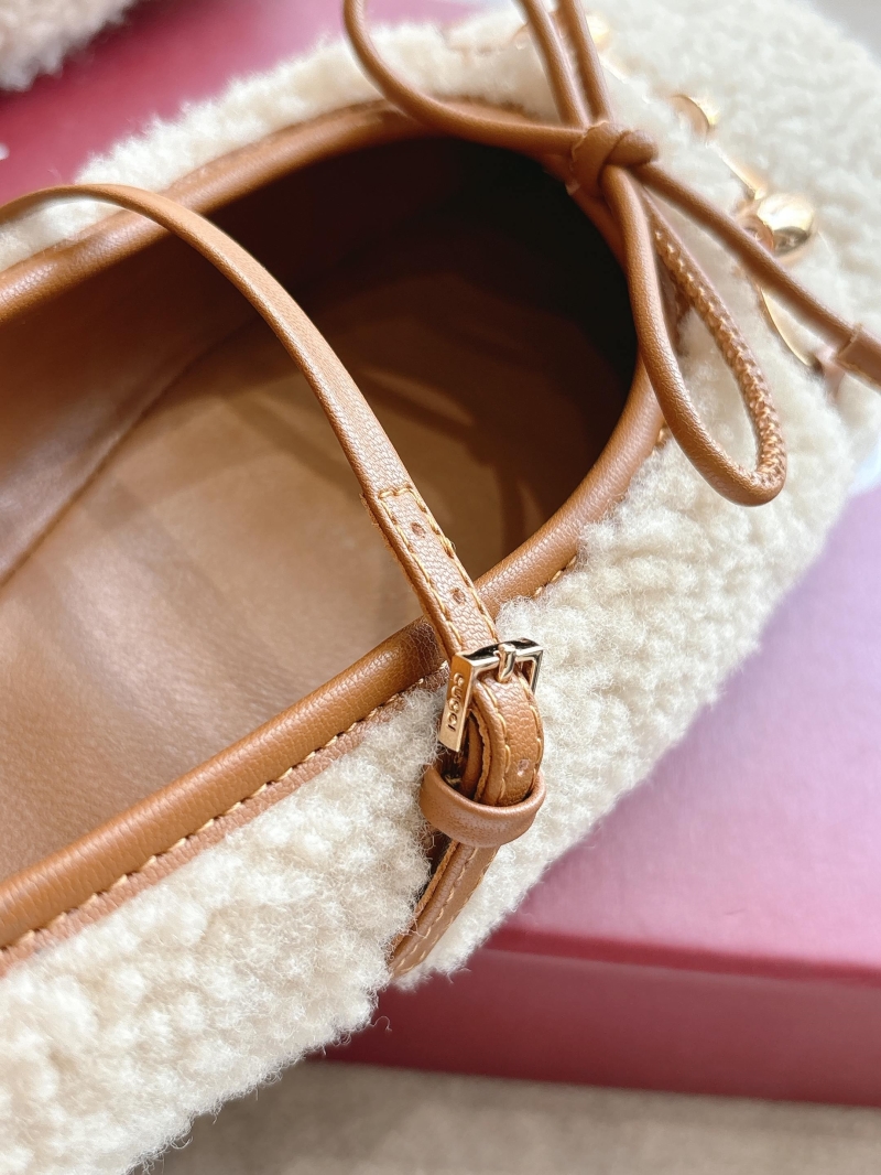 Gvc*1 flat shoes